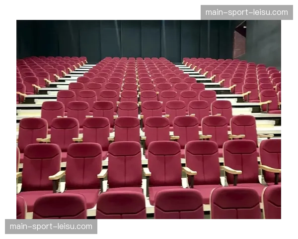 柔性显示屏控制逻辑已嵌入至看台座椅背部的交互终端